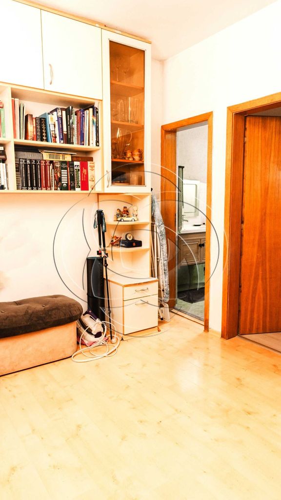 Продава се Четиристаен апартамент в София, Център - 141 кв.м за 2341 €/кв.м - Снимка #3