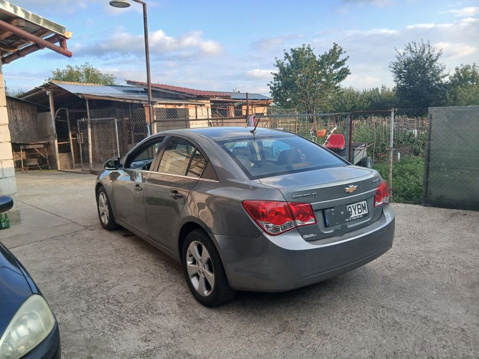 Vând Chevrolet Cruze LT
