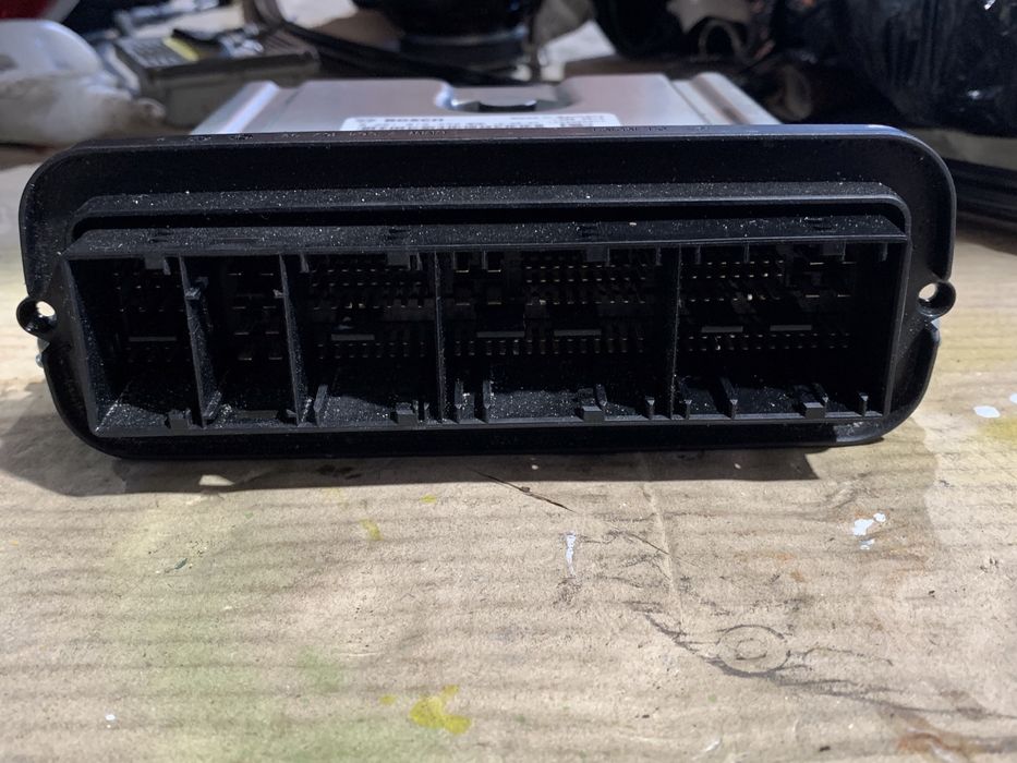 Calculator motor / Ecu motor BMW Seria 5 7 X5 X6 3.0 M50 : 8572455