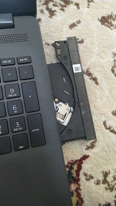 Noutbook HP yaxshi holatda