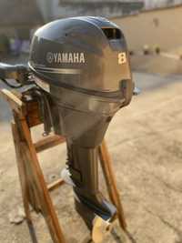 Vând motor de barcă Yamaha