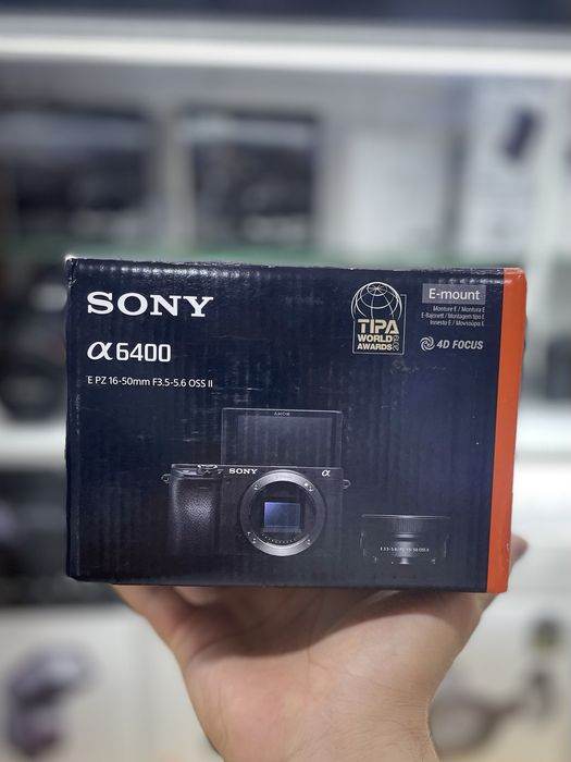 Sony 6400.