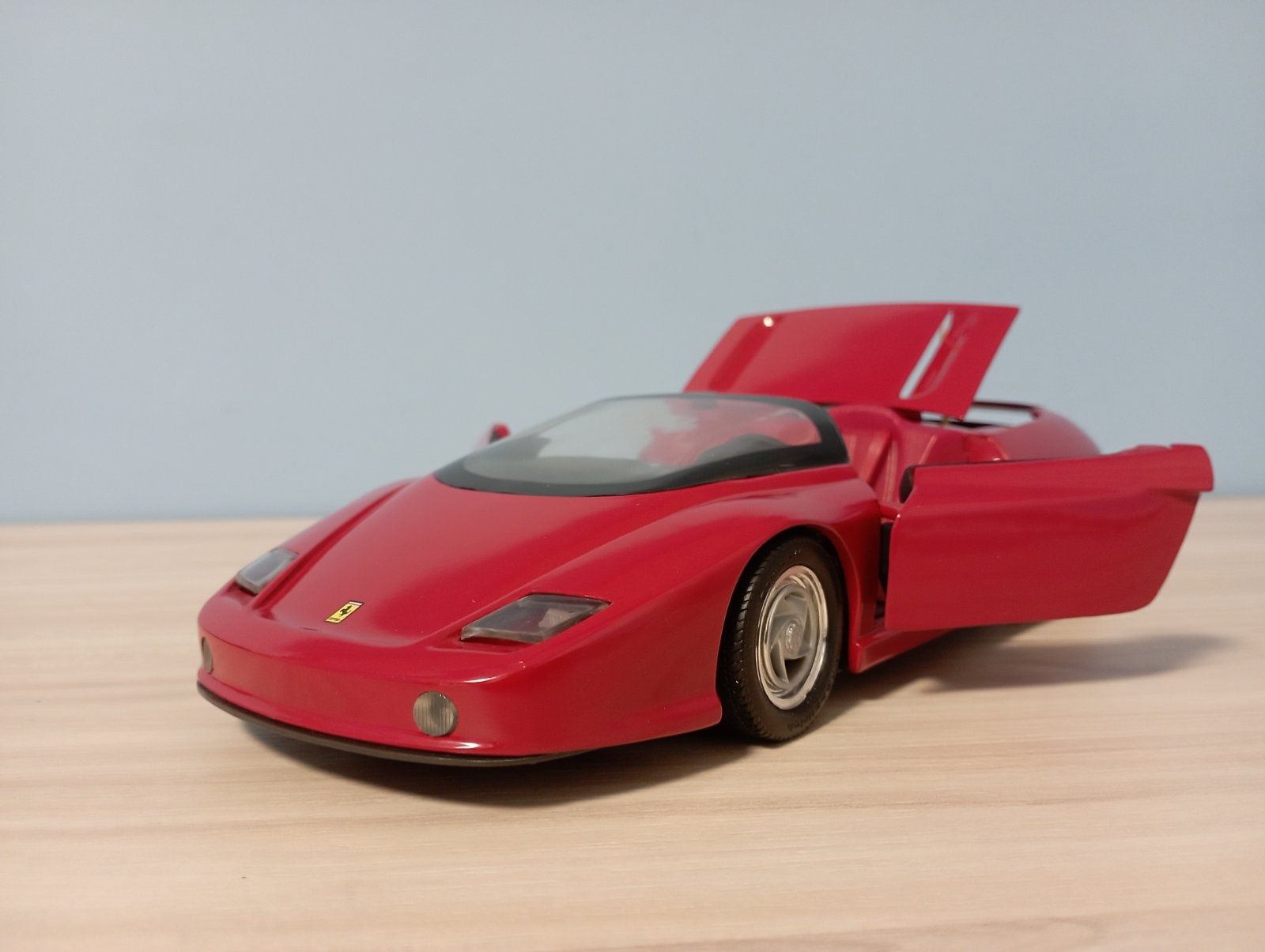 Ferrari Mython 1:18  Revell