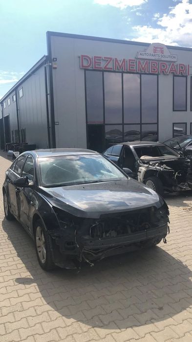 Dezmembram Chevrolet Cruze 2.0D  2010 automat