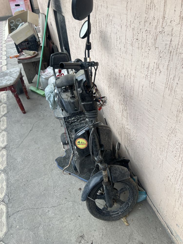 Продам скутер нету акума