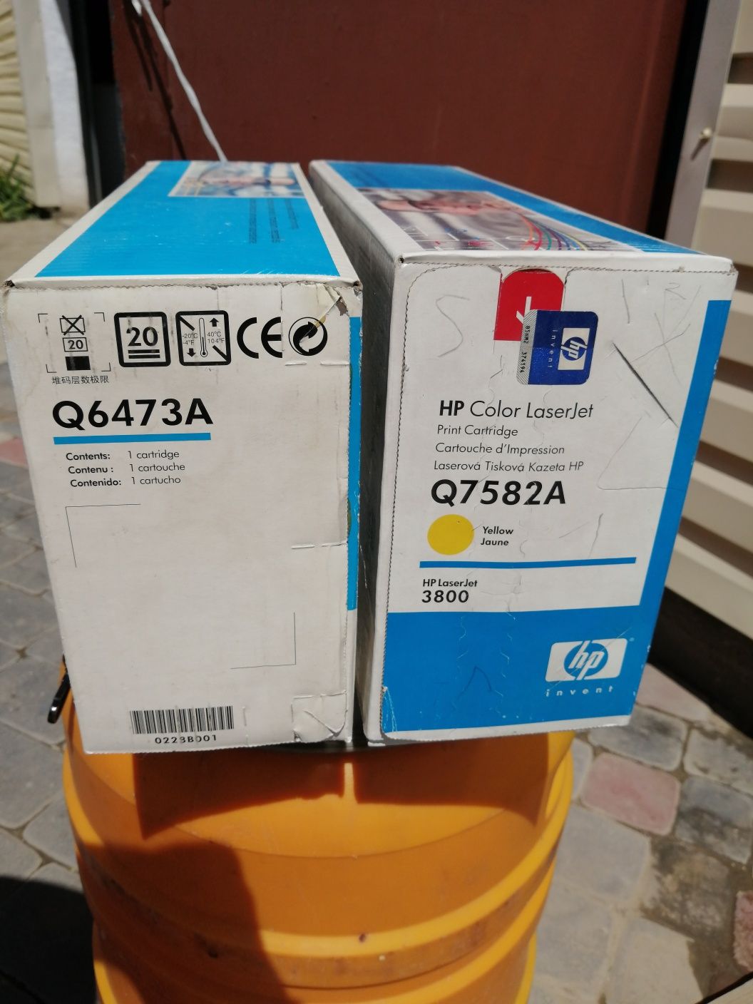 Продам оригинальный картридж HP Q6473A