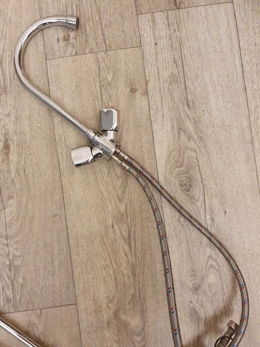 Продам смеситель для кухни в отличном состоянии