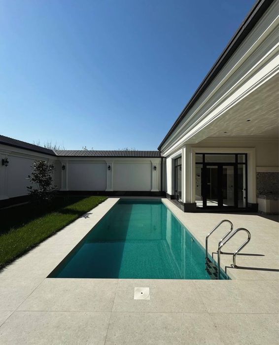 Продаётся Двухуревнневый дом.