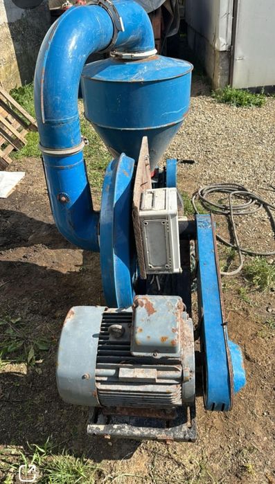 Transportor pneumatic