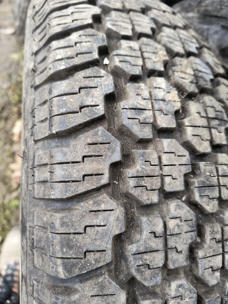 215r15 100S Bridgestone  dueler 682 m+s