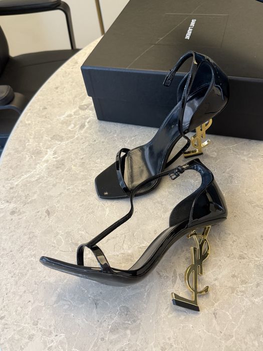 Saint Laurent Opyum black sandals 37