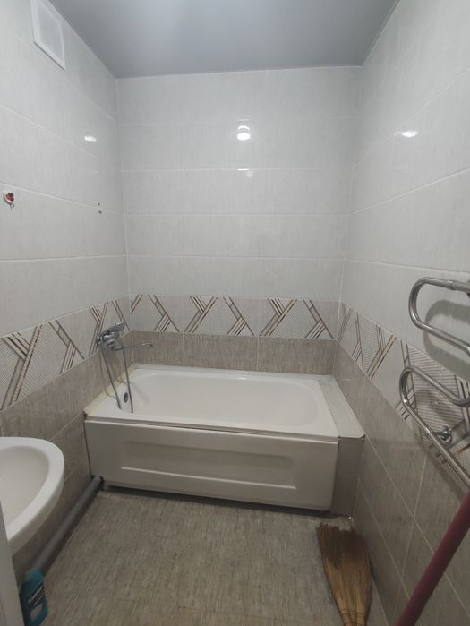 2 хонали уй ижарага берилади. Сдается двухкомнатная квартира.