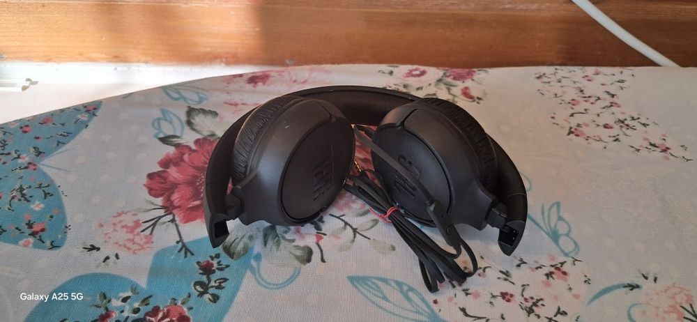 Casti jbl tune 500 cu fir originale 50 lei