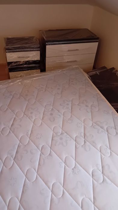 Продавам Спален комплект