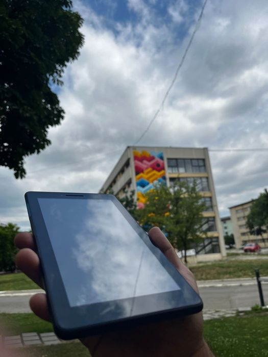 Vând tabletă în stare foarte bună, perfectă pentru toată famila:
