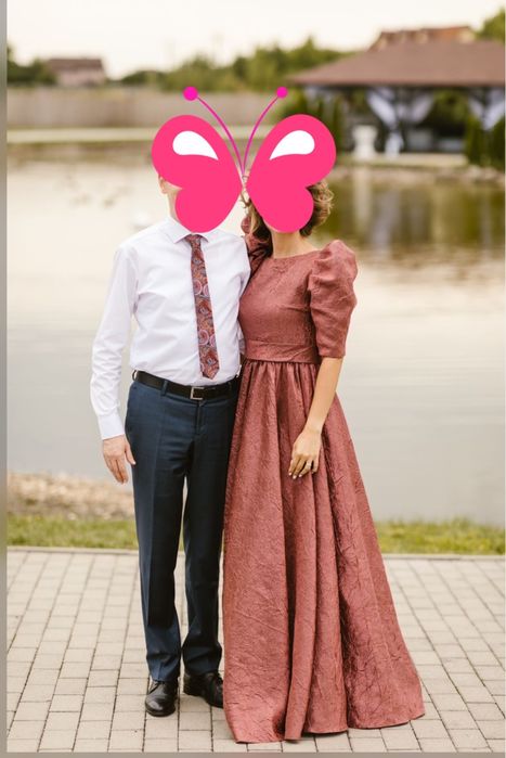 Vând rochie elegantă