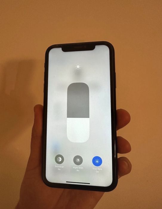 IPhone xr 64gb display schimbat