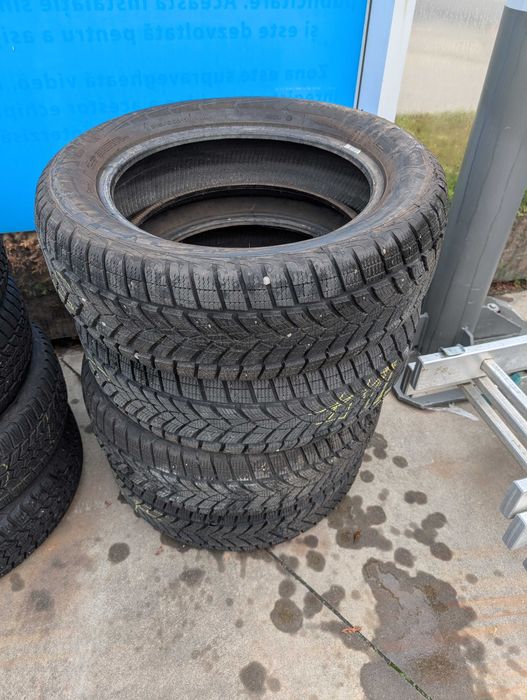 Set anvelope iarna GOODYEAR 215/60R17