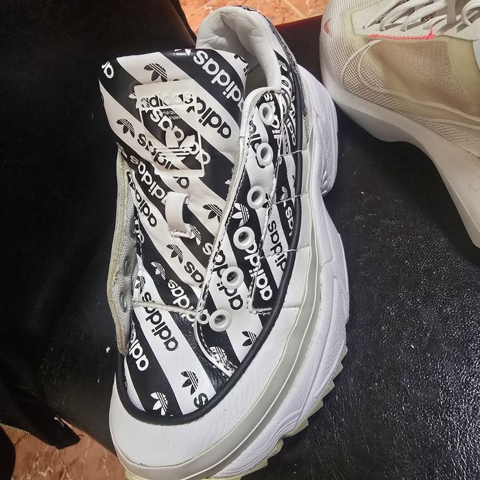 Adidasi de femei albi Adidas