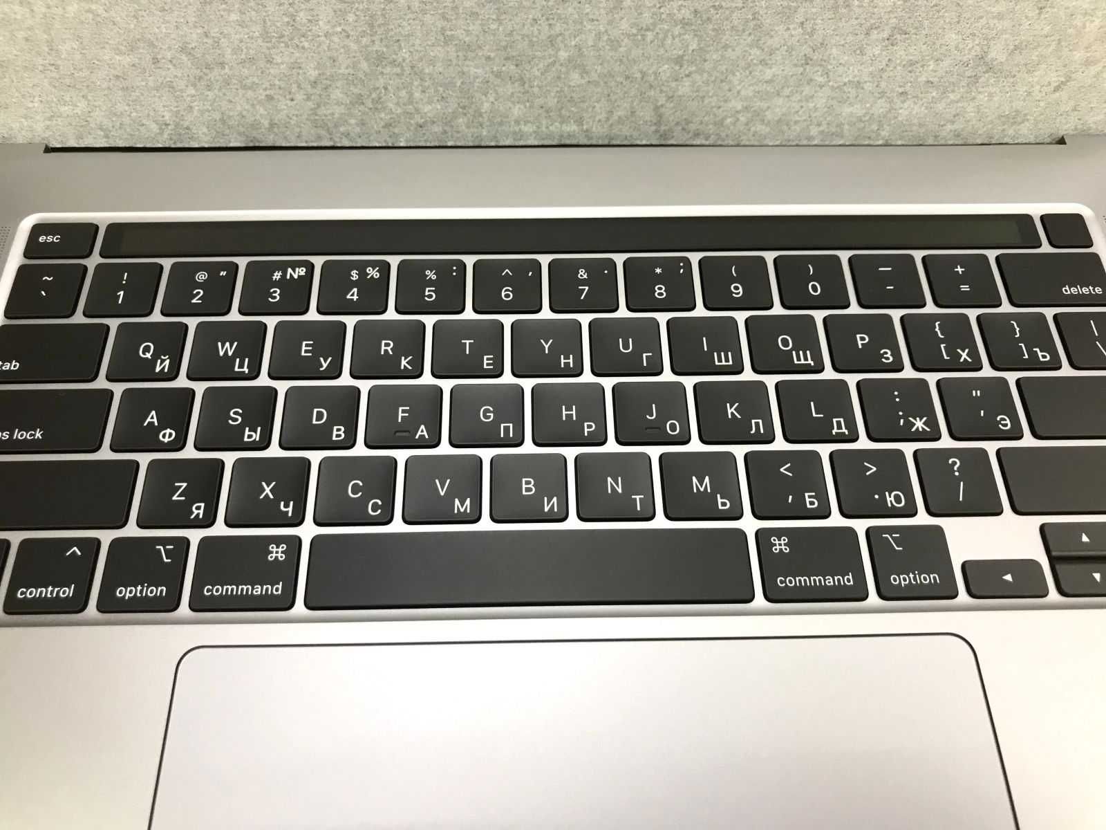 русификация клавиатуры,лазерная гравировка клавиатуры macbook notebook