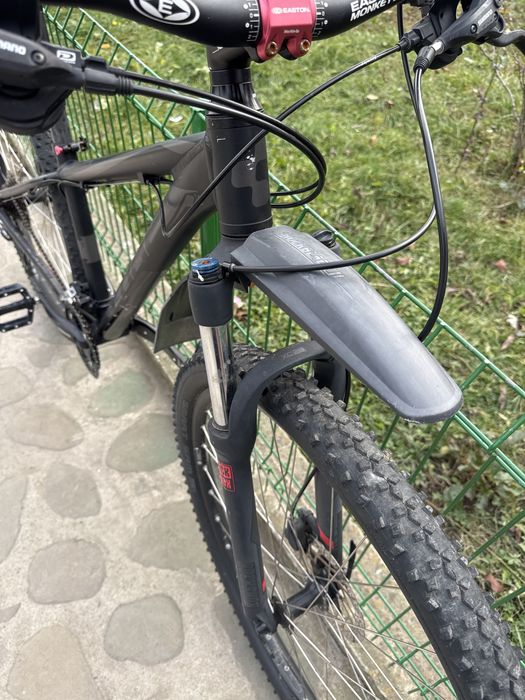 Bicicleta cube attention cross country