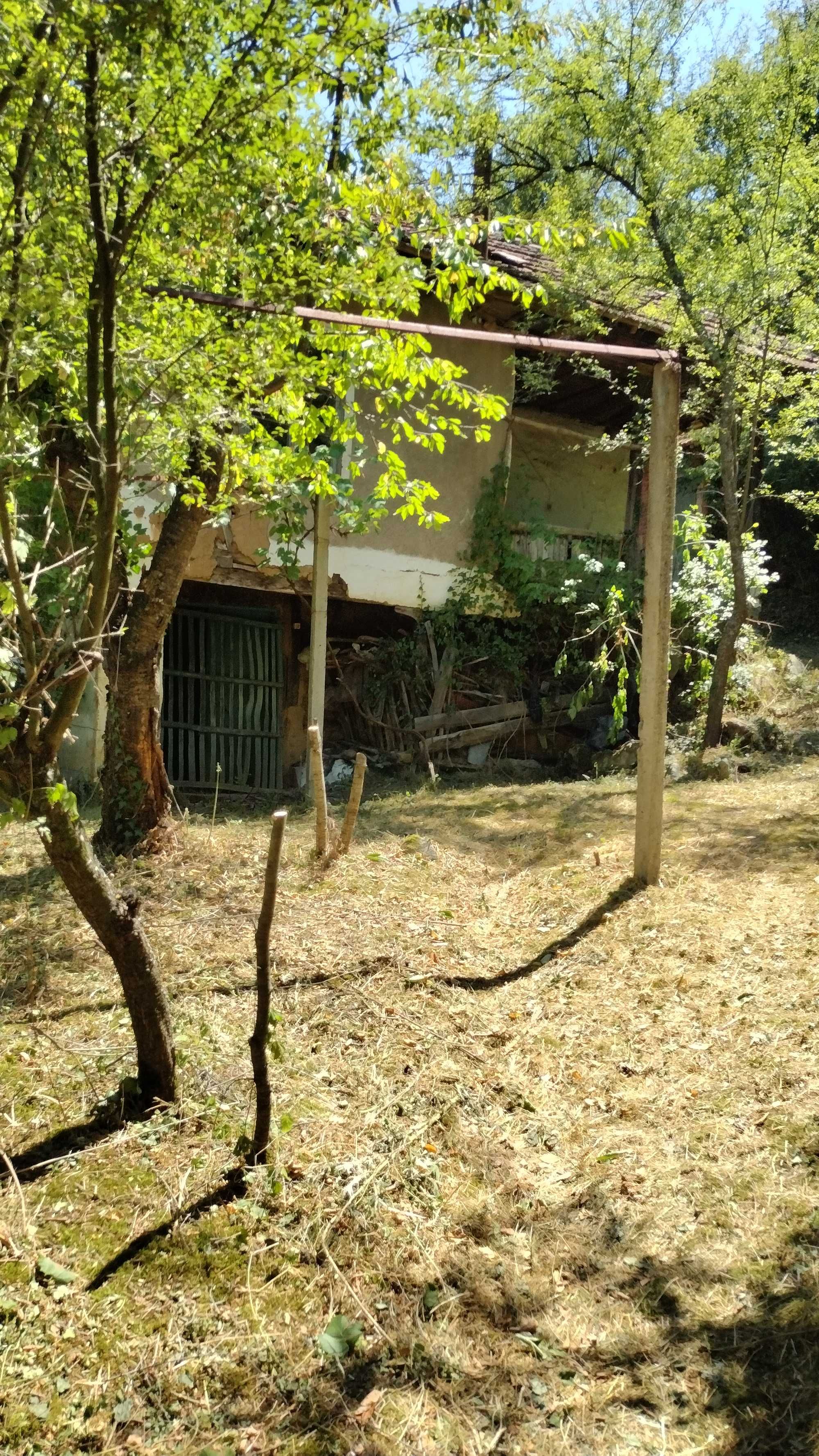 Продавам къща в с.Пастух