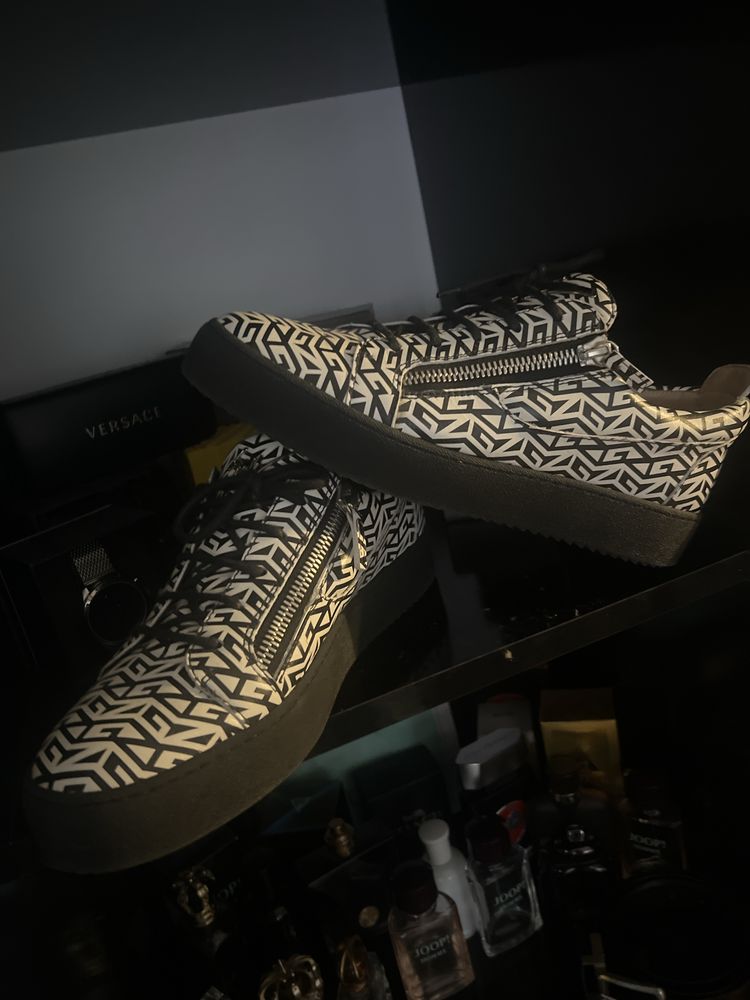 Vand/schimb Giuseppe Zanotti