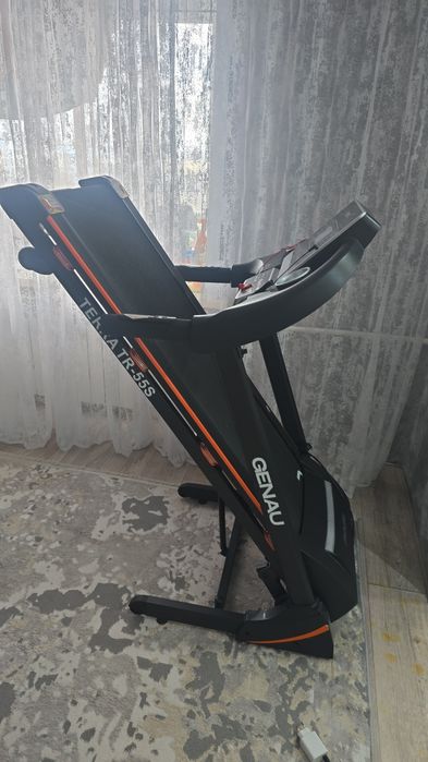 Продам беговую дорожку GENAU