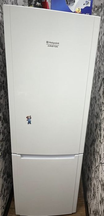 Холодильник Hotpoint-Ariston
