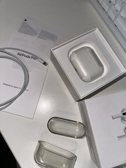 Airpods Pro cu carcasa incarcare Wireless