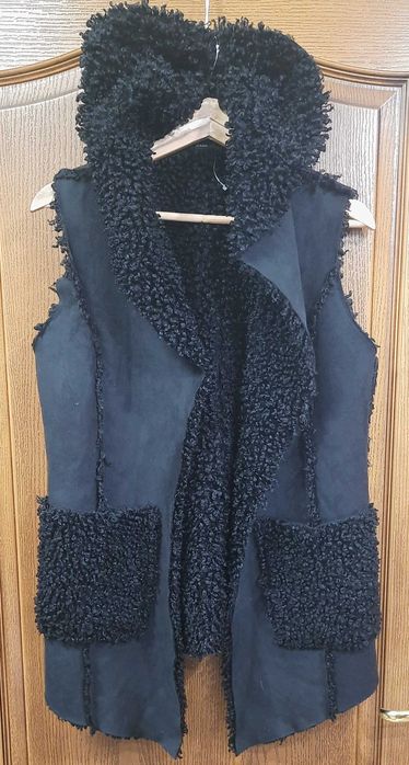 Vestă damă stil cojoc, cu glugă, Made in Italy