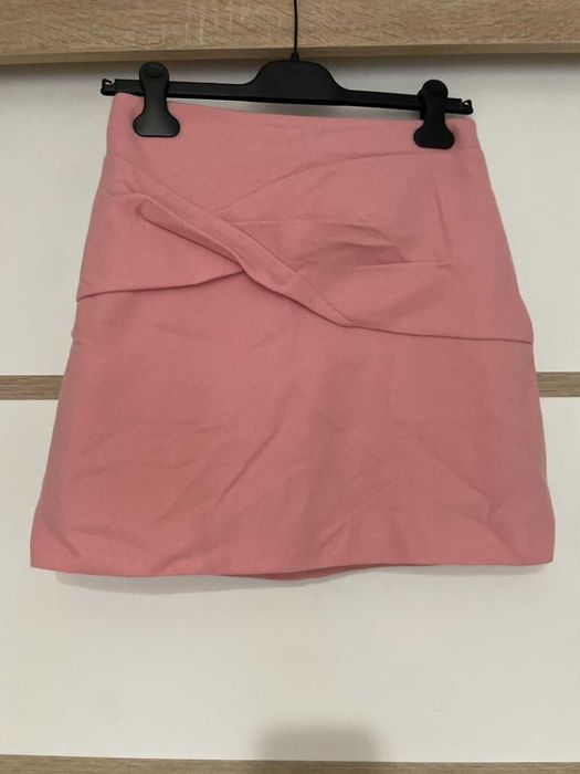 Къса пола Avin, М