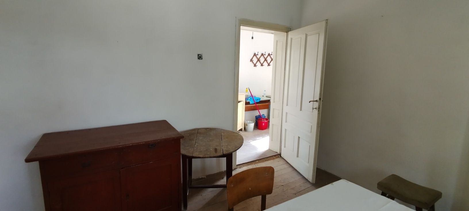 Продава се къща в село Калище, област Перник