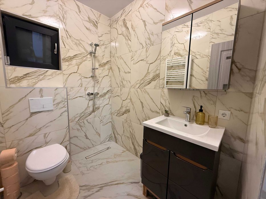 Închiriez in regim hotelier