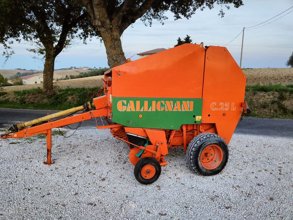 Presa balotiera gallignani C-25 L pe lant cu pikup 2m