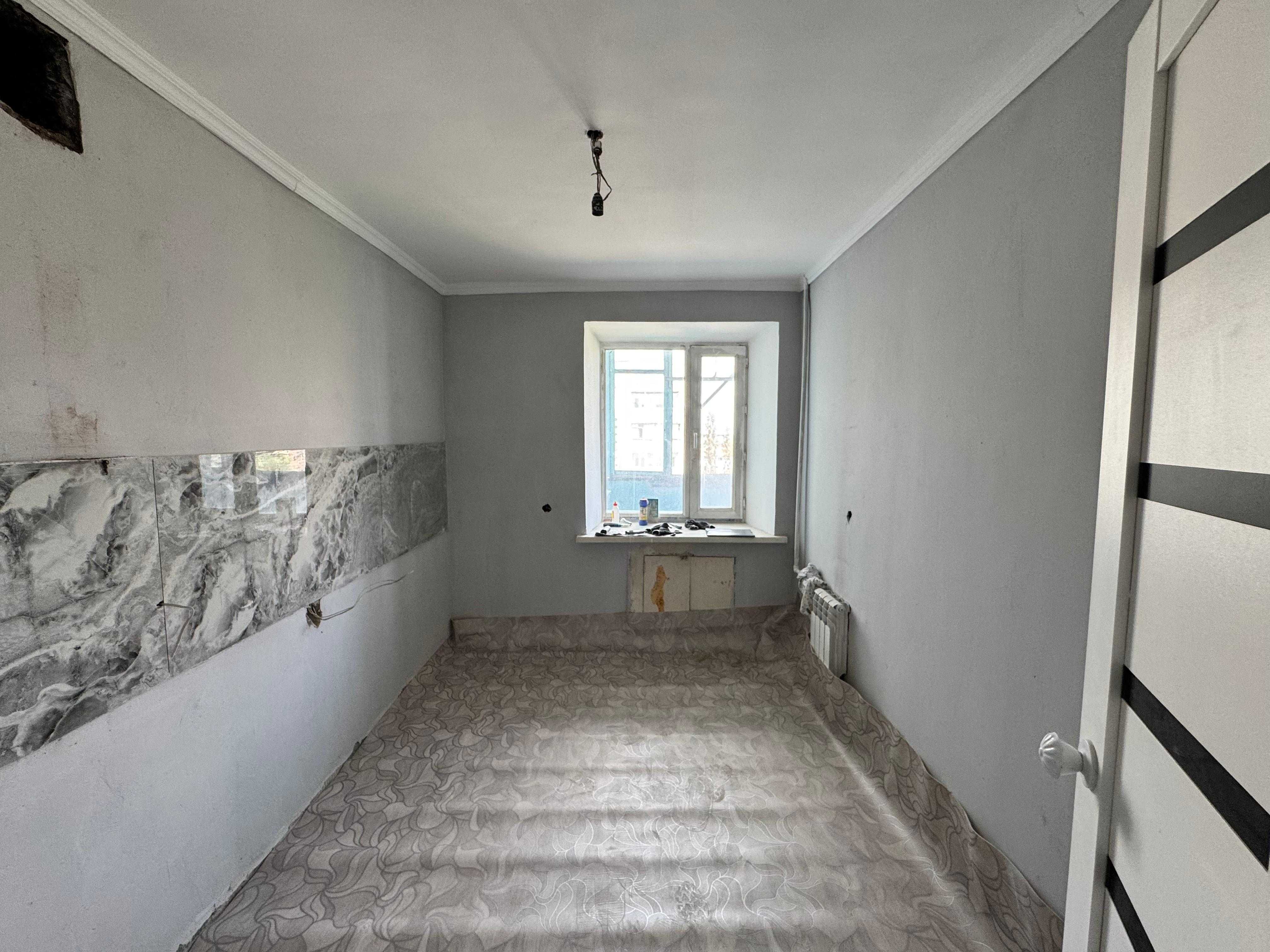 Продаём 2 комн. кв. - мкр. Восток -3 , дом 9 на 5/5 этаже