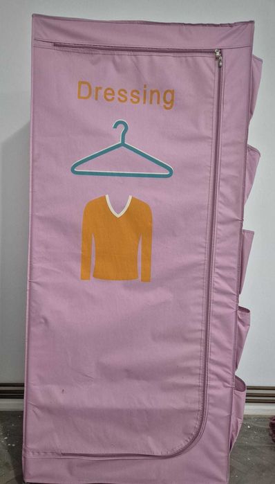 Vand dulap haine și masă pliabilă