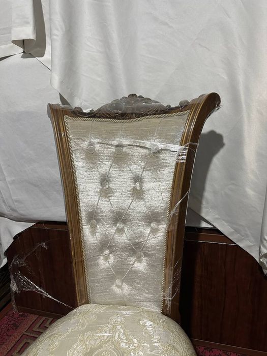 Стол и стул коричневый