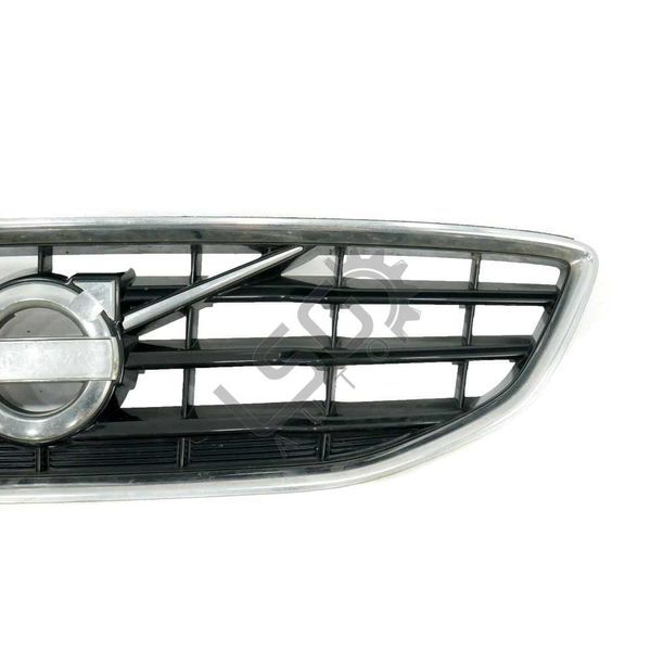 Решетка Volvo V40 (D2) 2012-2016 ID: 133122