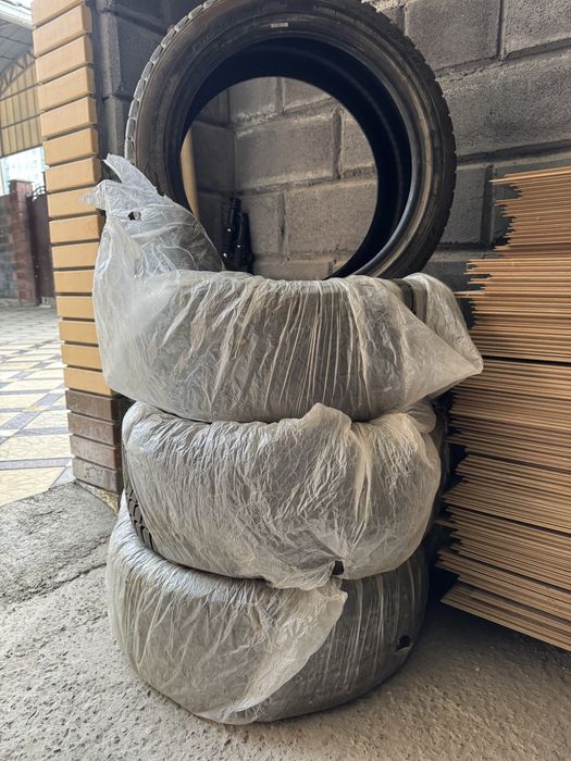 Балоны 4 штуки комплект почти новые 2025 года