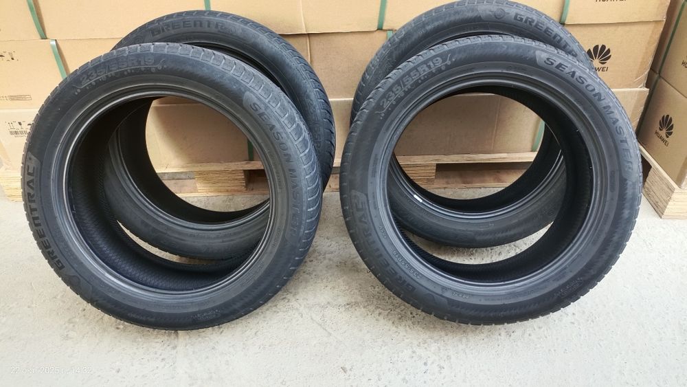 Продается шины 235/55R19
