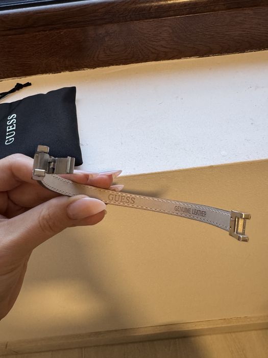 Brățară Guess originală din piele naturală – cu husă, impecabilă