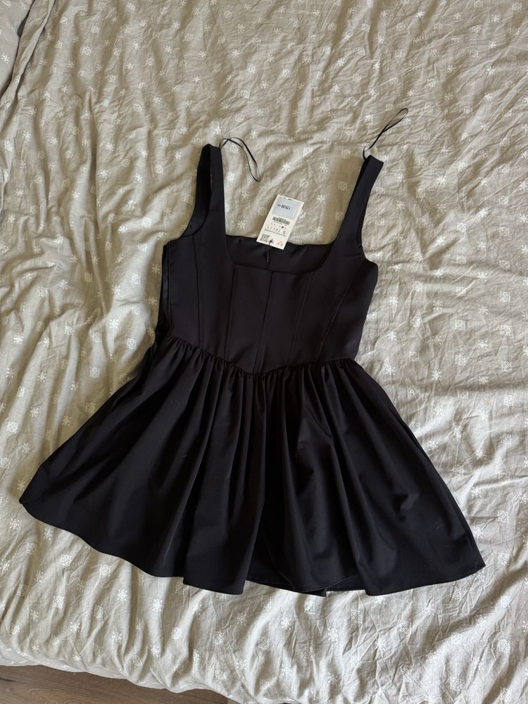 Черна мини рокля zara