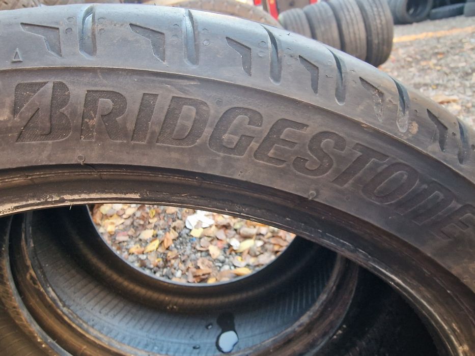 Anvelope 245/40R18 marca Bridgestone, DOT 2021, 5.5 mm