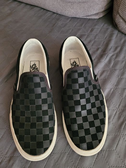 Vând tenisi Vans