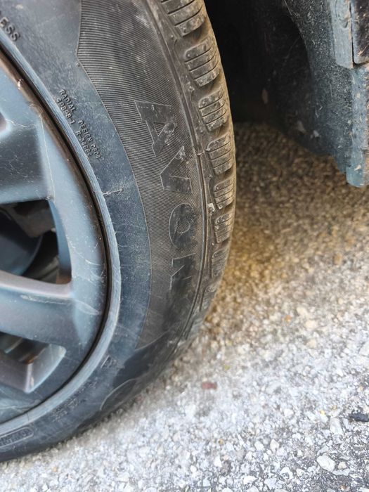 225 55 17 .2бр зимни гуми със стар Дот но като нови