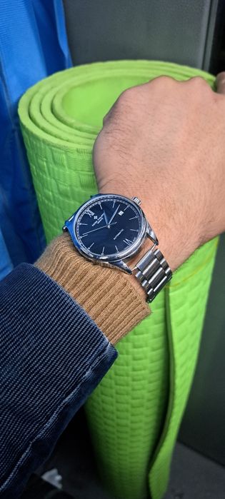 Patek philippe Mexanizm soat aybi yoʼq choʼtkiy ishliydi