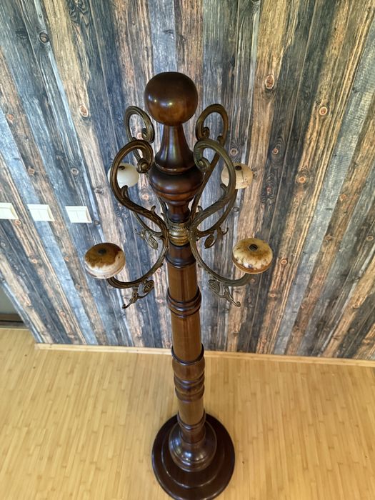 Cuier lemn masiv , vintage