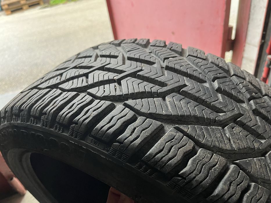 4бр зимни гуми Taurus 225/40R18