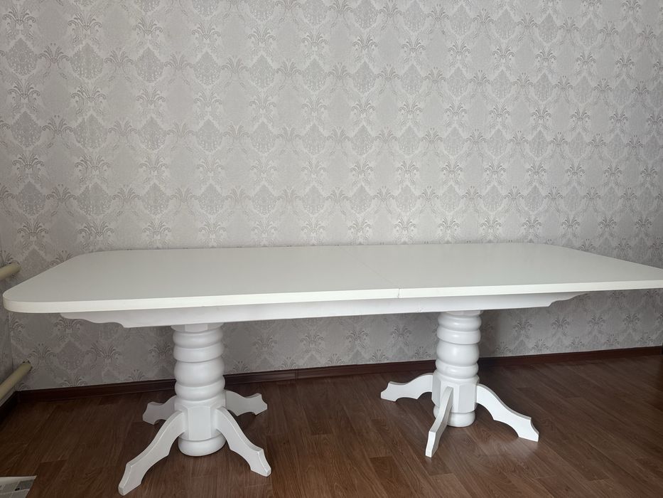 Стол. Гостевой стол. Длина 250/300. Ширина 100.